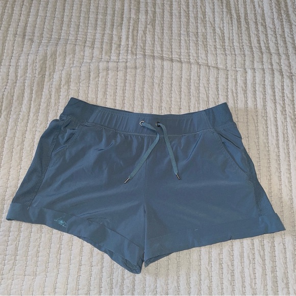 Workout shorts - Picture 2 of 7